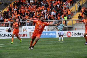 DSC3045-2048x1365-compressed