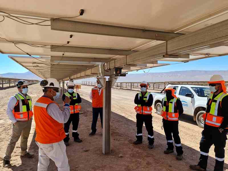 Parques solares con BESS 3-compressed (1)